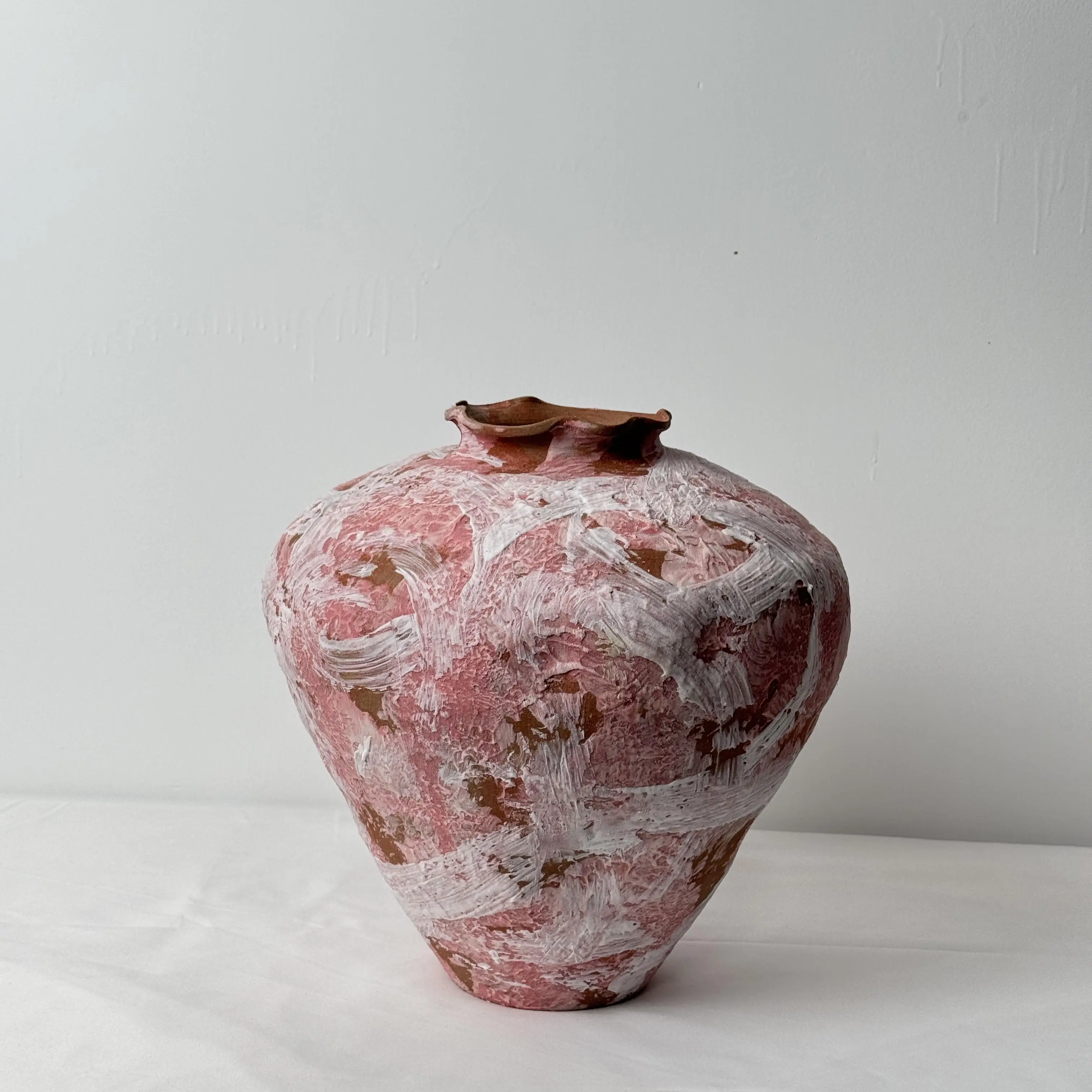 Handmade ornament wabi-**** wind new Chinese ceramic big belly vase retro coarse pottery flower ware pink entrance display vase