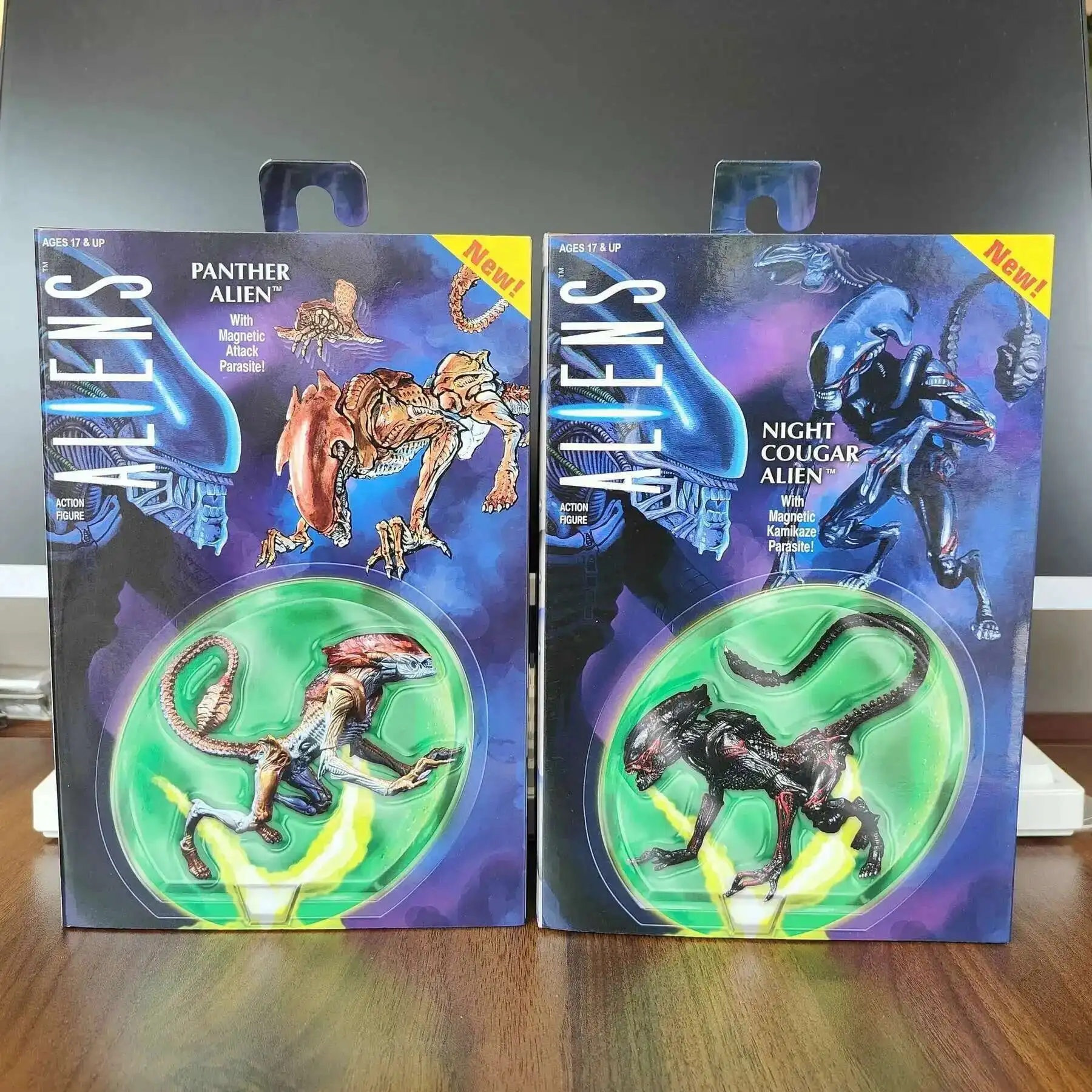 جديد Neca Alien Night Cougar Alien مع عمل الطفيلي كاميكازي المغناطيسي شخصية مخصصة جمع نماذج اللعب