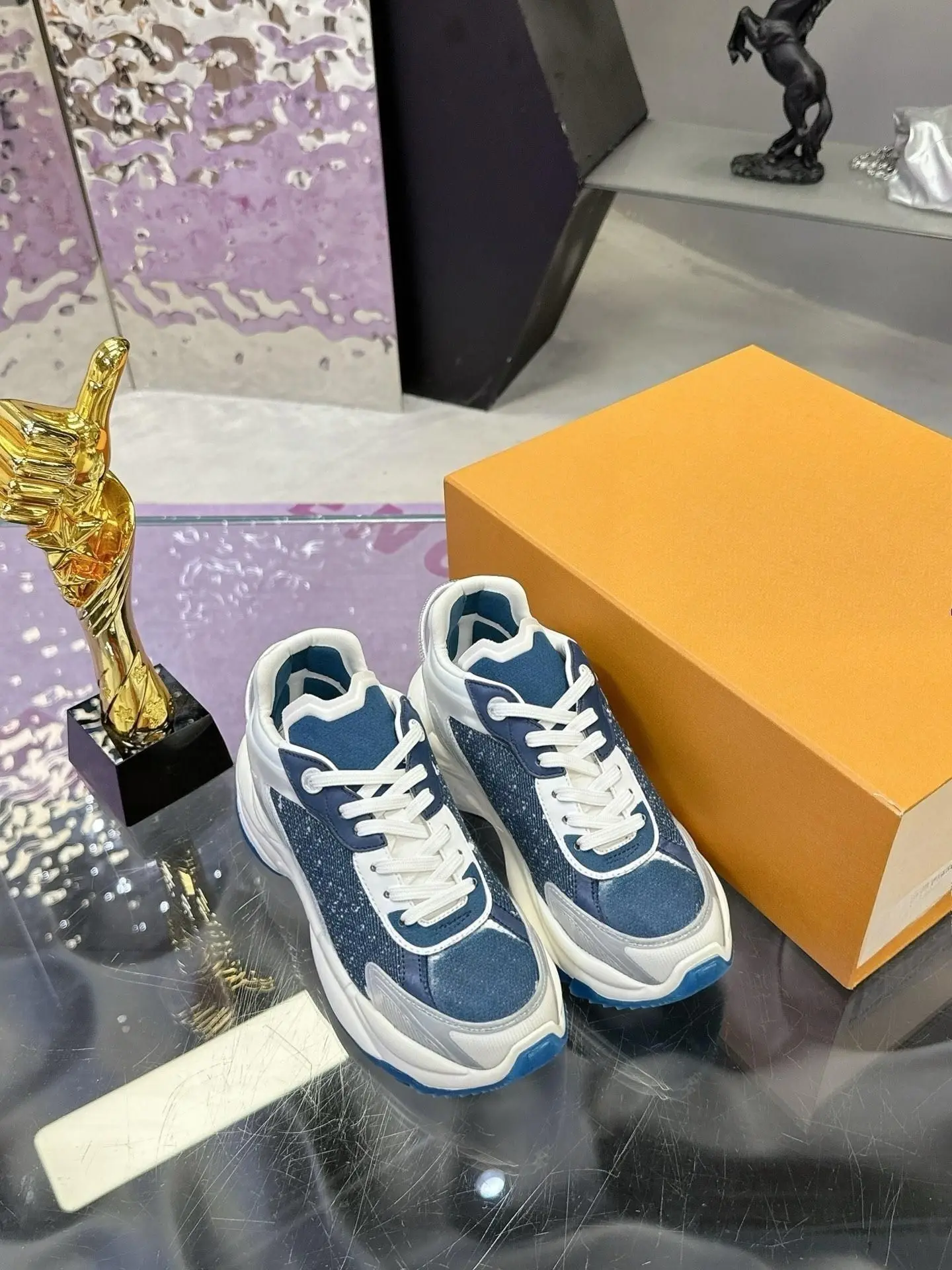 Unisex Denim Sequin Splicing Casual Sports Shoes, Anti-slip Thick Sole Heightening Versatile Commute Shopping Dad Sneakers