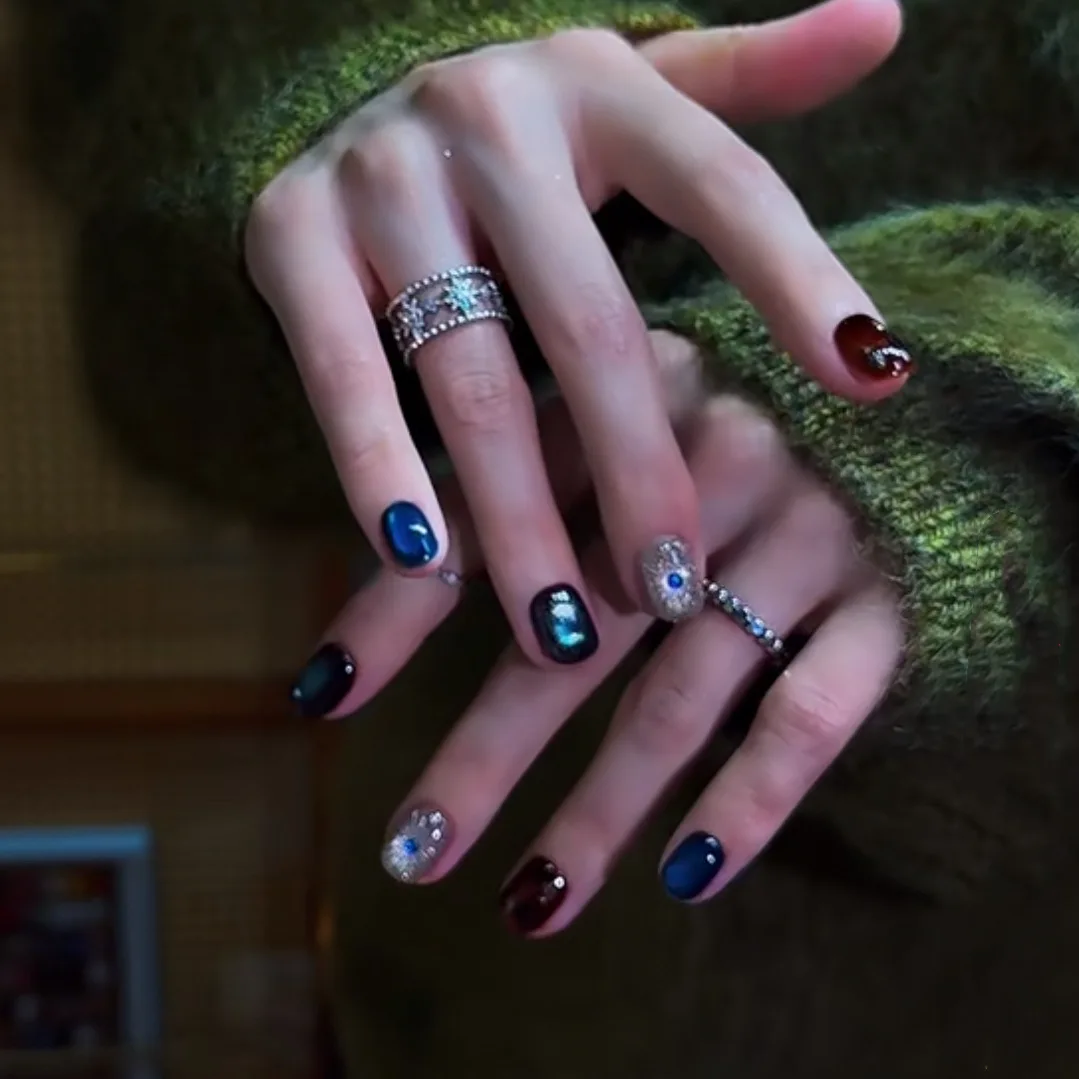 10 قطعة اليدوية قصيرة مستديرة الصحافة على الأظافر العنبر منقوشة لامعة الأزرق عيون القط تصميم الحلو كول الأظافر وهمية يمكن ارتداؤها رسومات أظافر تلميح #3