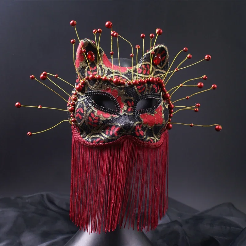 قناع بولي فينيل كلوريد أحمر ثلاثي الأبعاد على الطراز الصيني للبالغين ، أحمر وأسود ، غطاء رأس بشراشيب غزل ، دعامة أداء رائعة ، مسرح غناء عصري