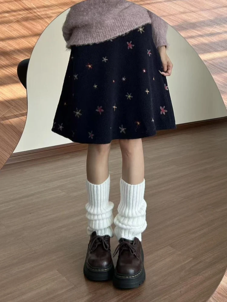 Korean Retro Star Embroidered Fashion Skirt Women New Design Sense Sweet Slim Vintage Skirts Aesthetic Preppy Style Clothing