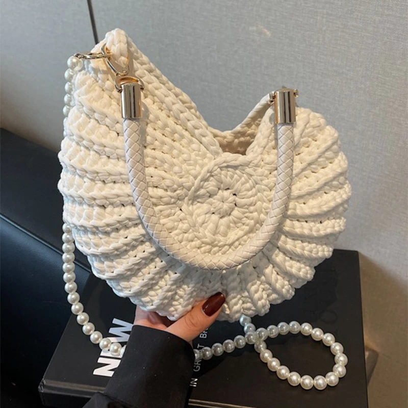 

2025 New Unique Conch Woven Shoulder Bag Niche Design Women's Pearl Chain Shoulder Strap Crossbody Bag Beach Holiday Style Tote