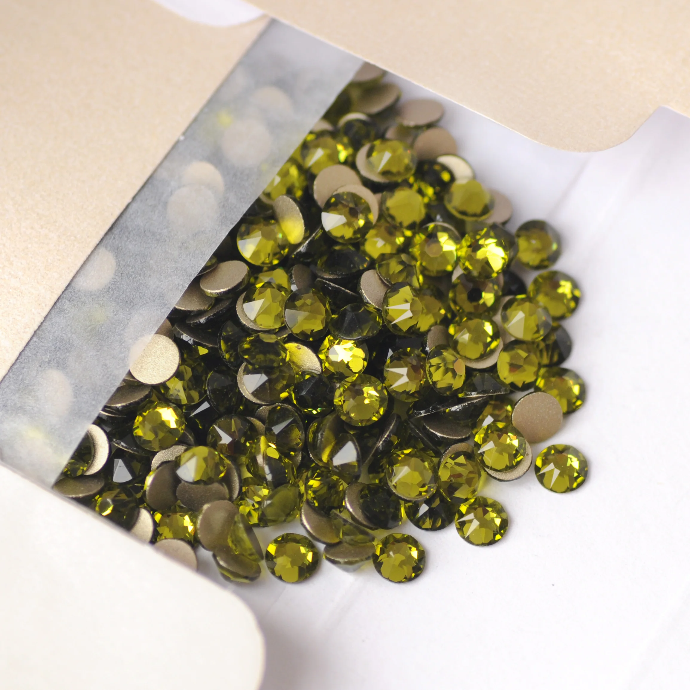 2088 Olivine Glitzer-Strasssteine, flache Rückseite, 16-fach geschliffene Strass-Kristalle, nicht heißklebend, für DIY-Näharbeiten und Kleidungsdekoration – Detail 6