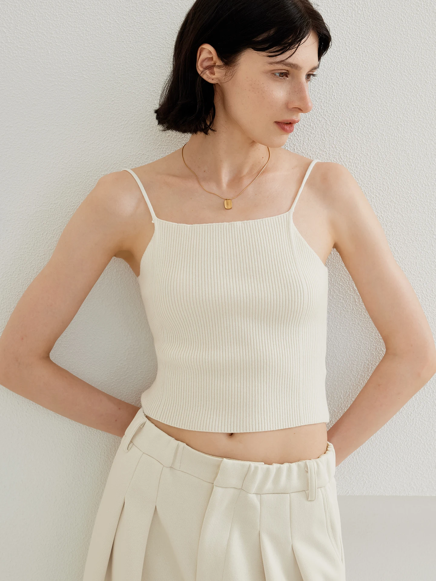 

High-End Cashmere Knitted Vest Women's Spring Autumn White Apricot Base Shirt Slim Fit Inner Wear Breathable Short Style
