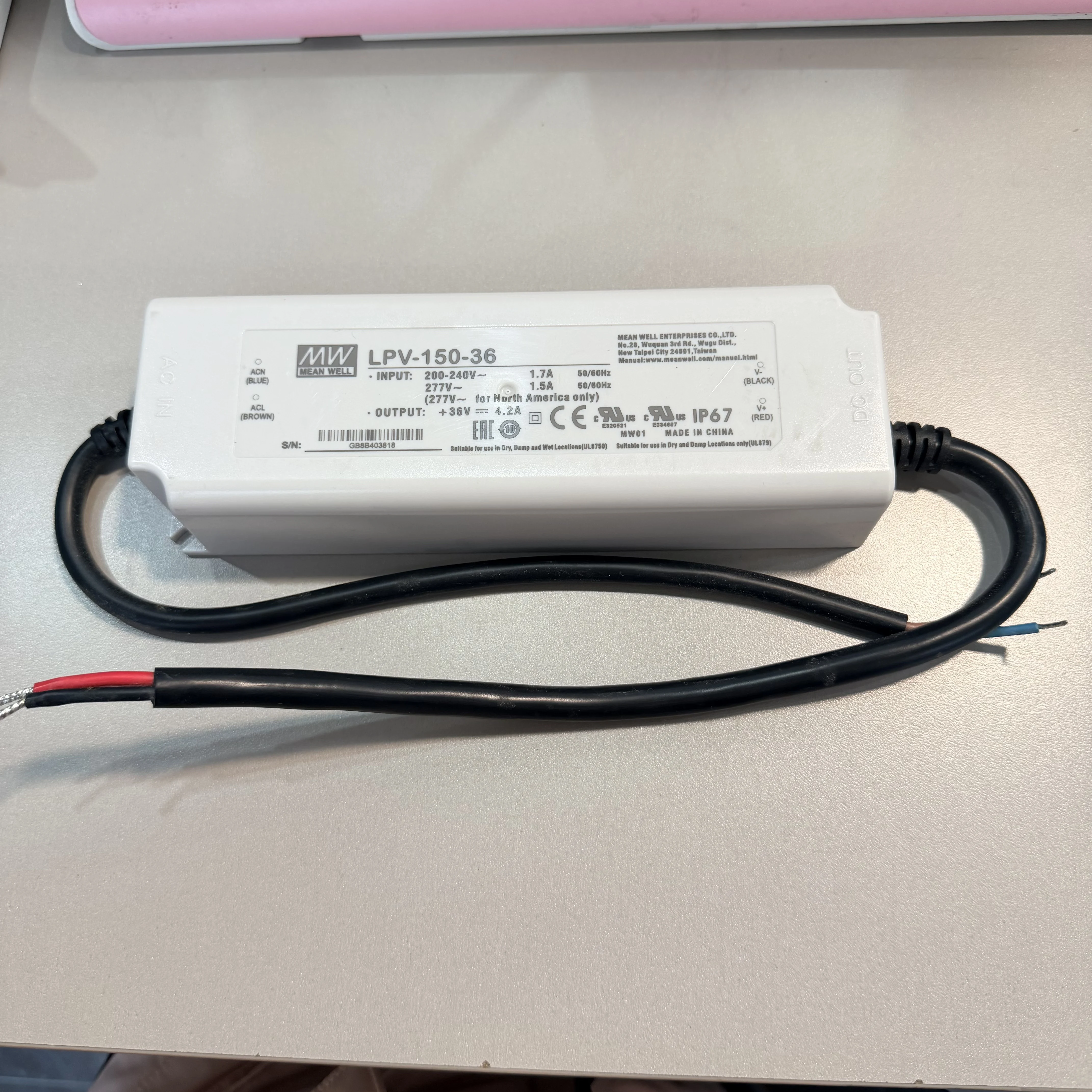 

Оригинальный блок питания Mean Well LPV-150-36, 200-240В AC в 36В DC, 4.2А, 151.2Вт, с одним выходом, импульсный.
