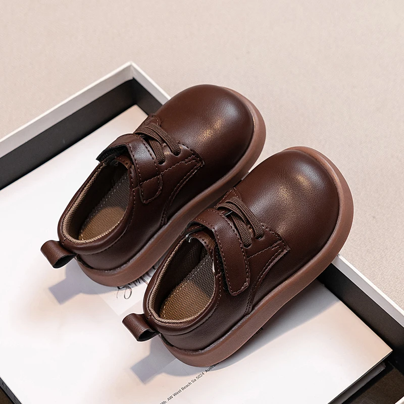 

Осень 2024, новые детские короткие сапоги, детская обувь в британском стиле, детская обувь для малышей, одинарные сапоги на мягкой подошве для маленьких мальчиков