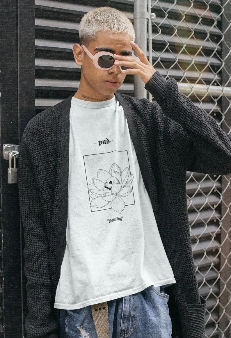 Unique Anime T-Shirt: Stylish & Iconic Manga Print for Anime Enthusiasts