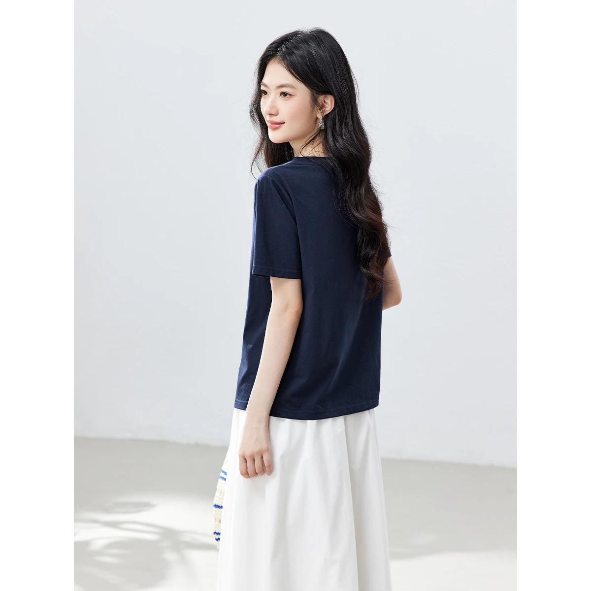VIMLY Women's Navy Casual Short Sleeve T-Shirt 2026 Summer Fashion Crew Neck Heavy Floral Heart Embroidery Daily TopTop A6512