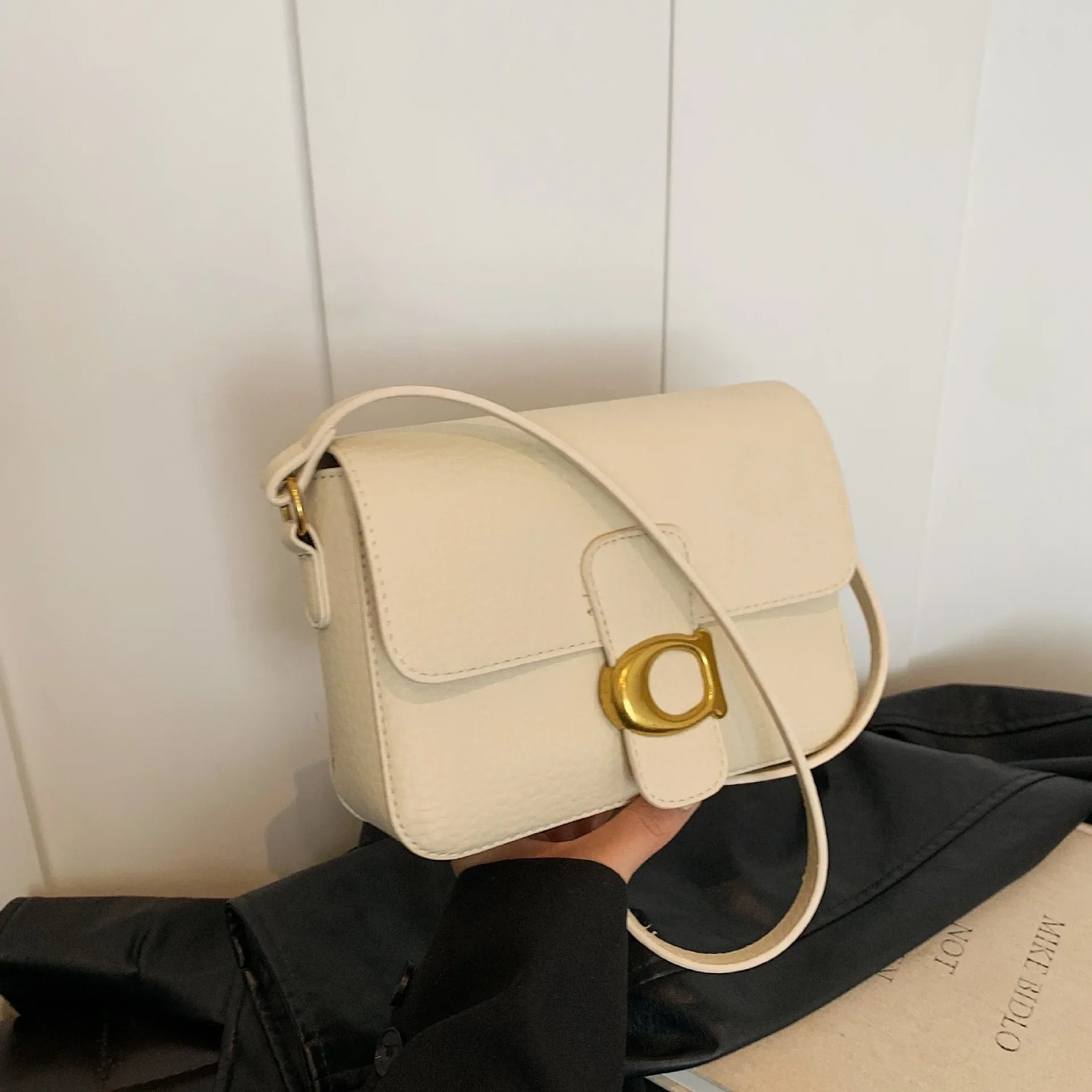 

2025 New! Women's Stylish Niche Small Square Bag - Premium Texture | Versatile Crossbody/Shoulder | All-Match Trendy Design
