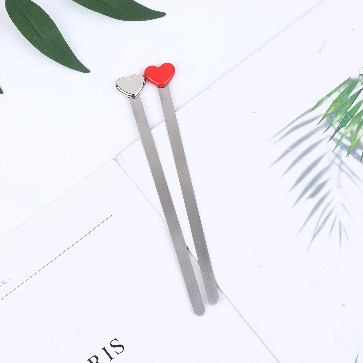 

2pcs Heart Shaped Bookmark Metal Bookmarks Stainless Steel Page Marker Stationery Gifts Heart Design Creative Pendents