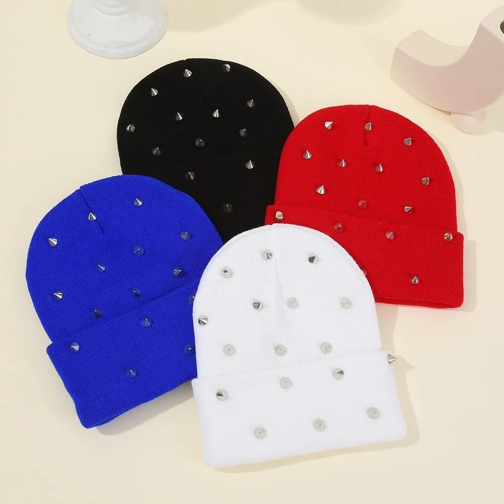 

Острая универсальная вязаная шапка на голову с утолщенной теплой подкладкой и заклепками, шапка в стиле панк, мягкая готическая кепка унисекс