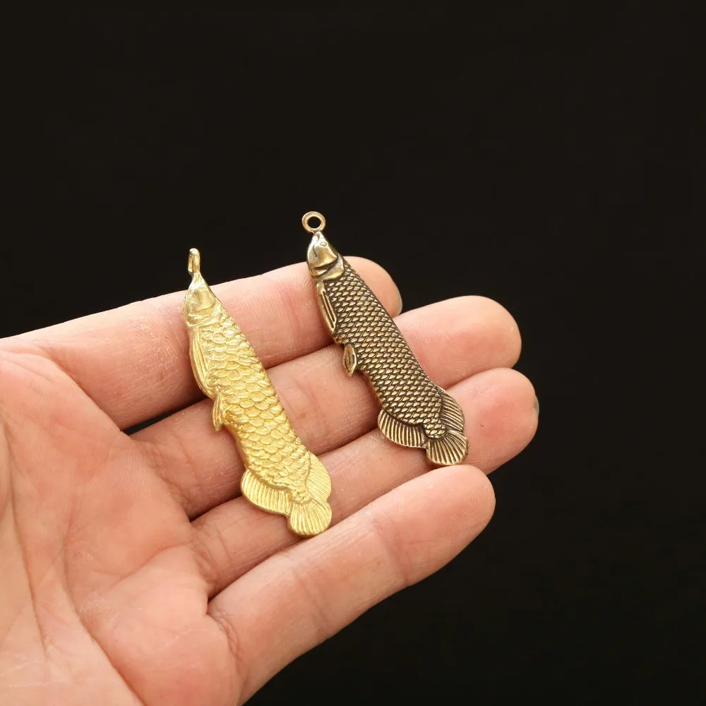Abalorio Retro de pez de latón para mujer, colgante de llave de Metal dorado/bronce, colgante de llave de coche