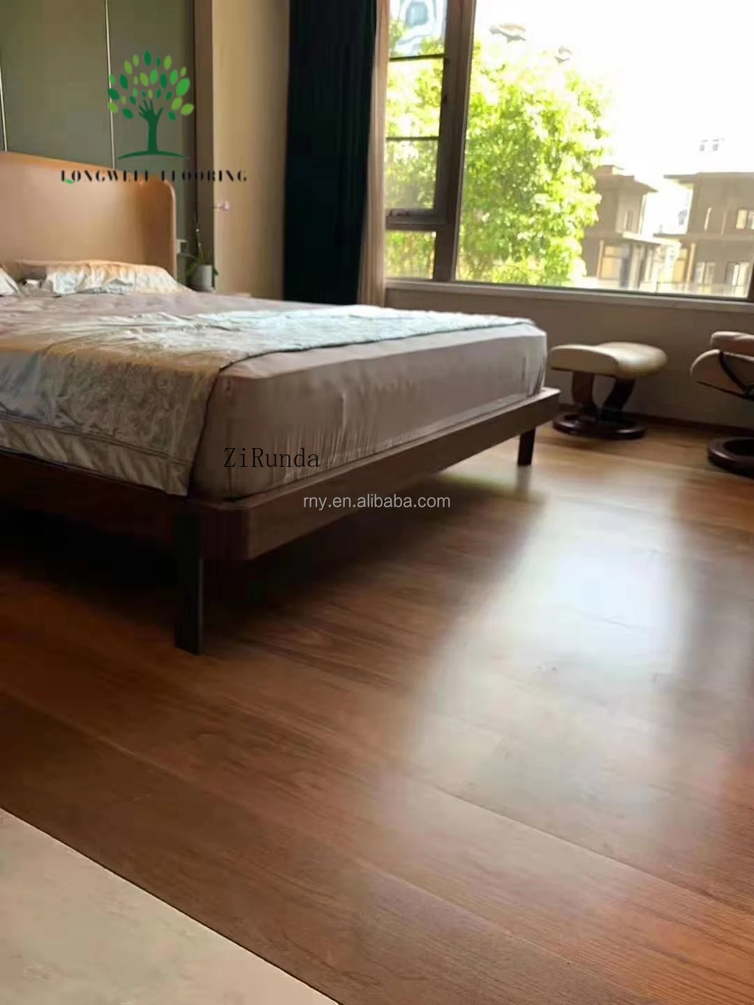 Customized version of multi-layer solid wood floor, black walnut tone interior drawing technology, wood grain warmth exquisite