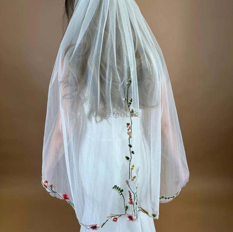 

Цветочная фата Свадебная фата с цветами Кружевная фата с цветочным принтом для невесты Соборная фата с цветами Соборная фата Белая фата на кончиках пальцев