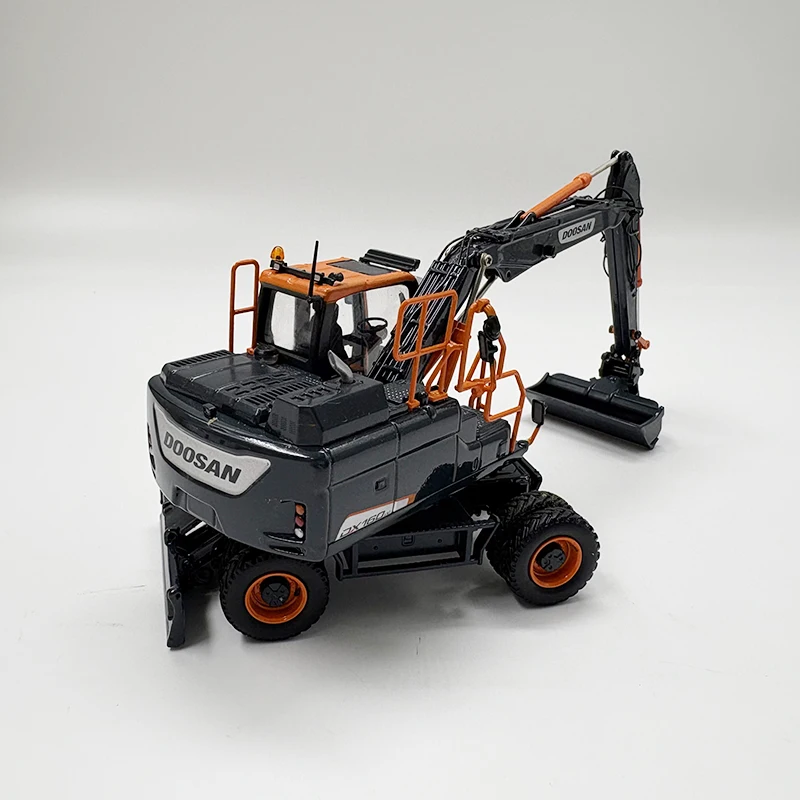 Diecast 1:50 Scale Doosan DX160W DX140W Wheeled Excavator Alloy