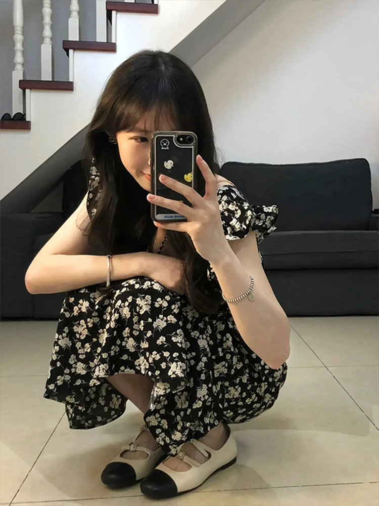 Sukienka maxi w kwiatowy wzór, damska, letnia, nowość 2025, wyszczuplająca, podkreślająca talię, idealna na plażę i wakacje, styl koreański.