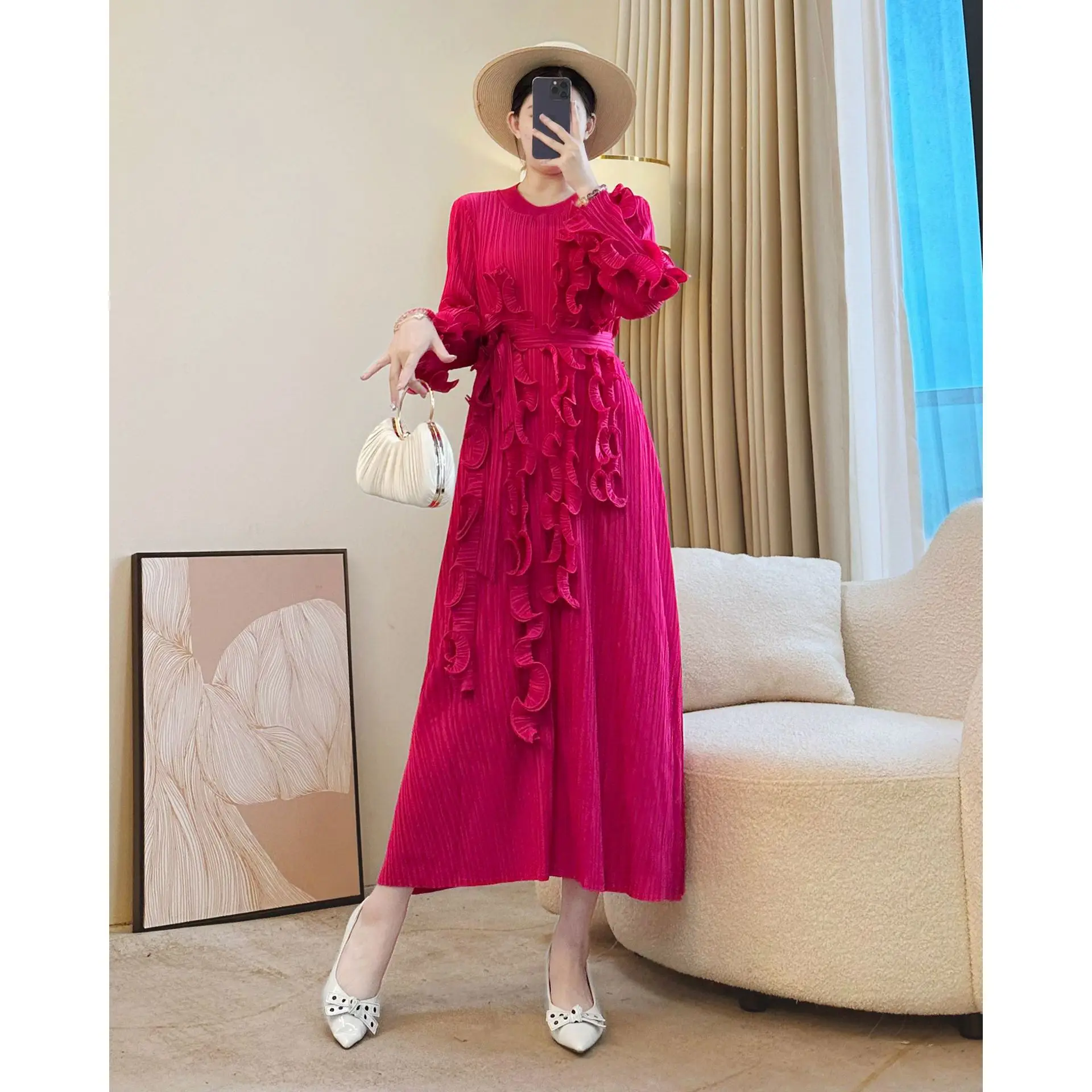 

Designed Fungus Long-sleeved Pleated Dress for Women in Autumn Winter Ruffled Large Size Miyake Long Skirt Wedding Banquet Dress