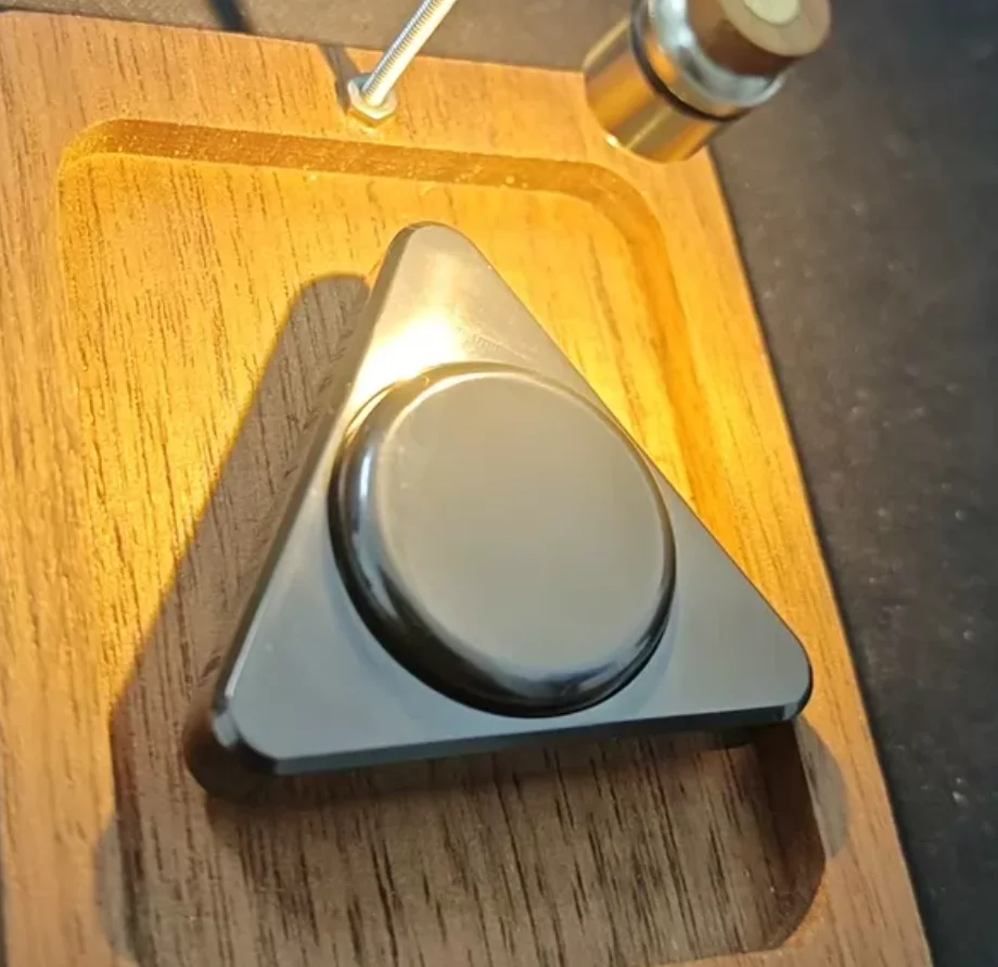 Used EDC Fz small triangle fidget spinner metal decompression toy