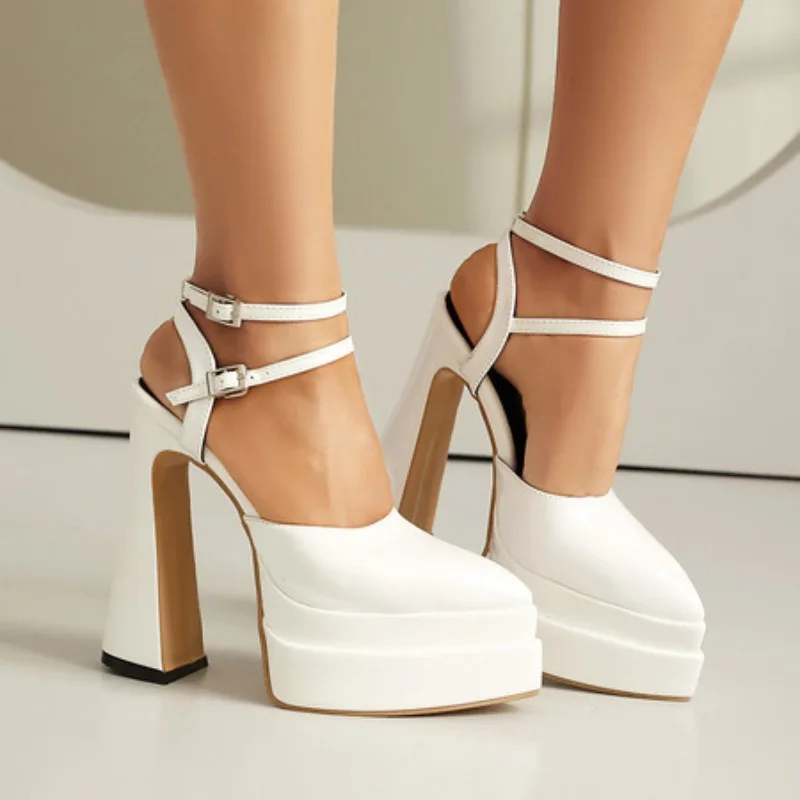 

2025 New Design Female Sandals Pointed Toe Ultrahigh Heel 13.5cm Double Platform 4.6cm Buckle Strap Big Size 41 42 43