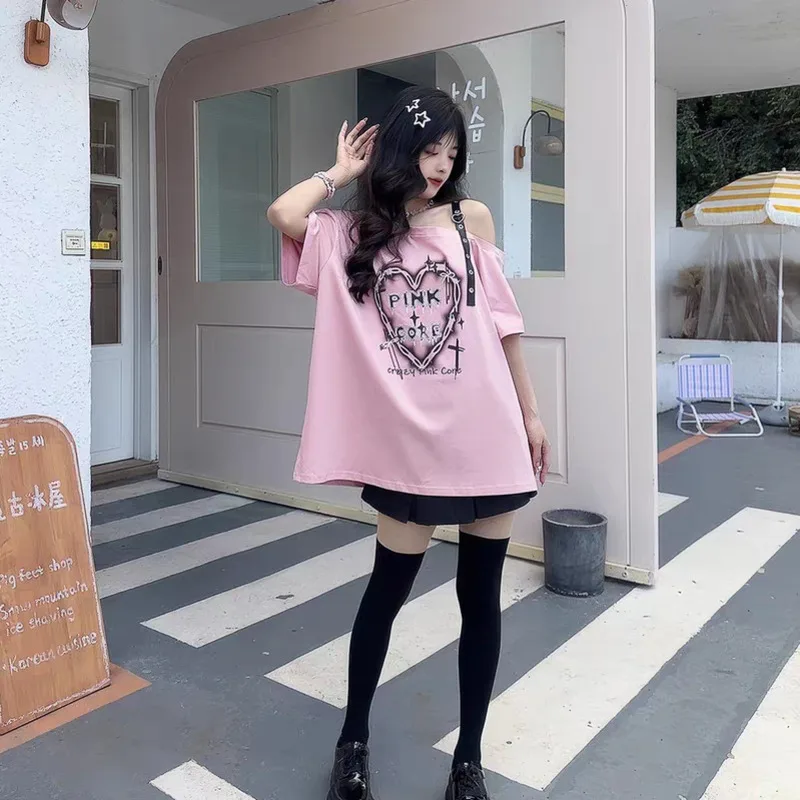 女性のためのユニークなデザインのTシャツ,日本の妖精のTシャツ,エレガントなハートのプリント,セクシー,トレンディ,原宿,黒,yk2,y 2k