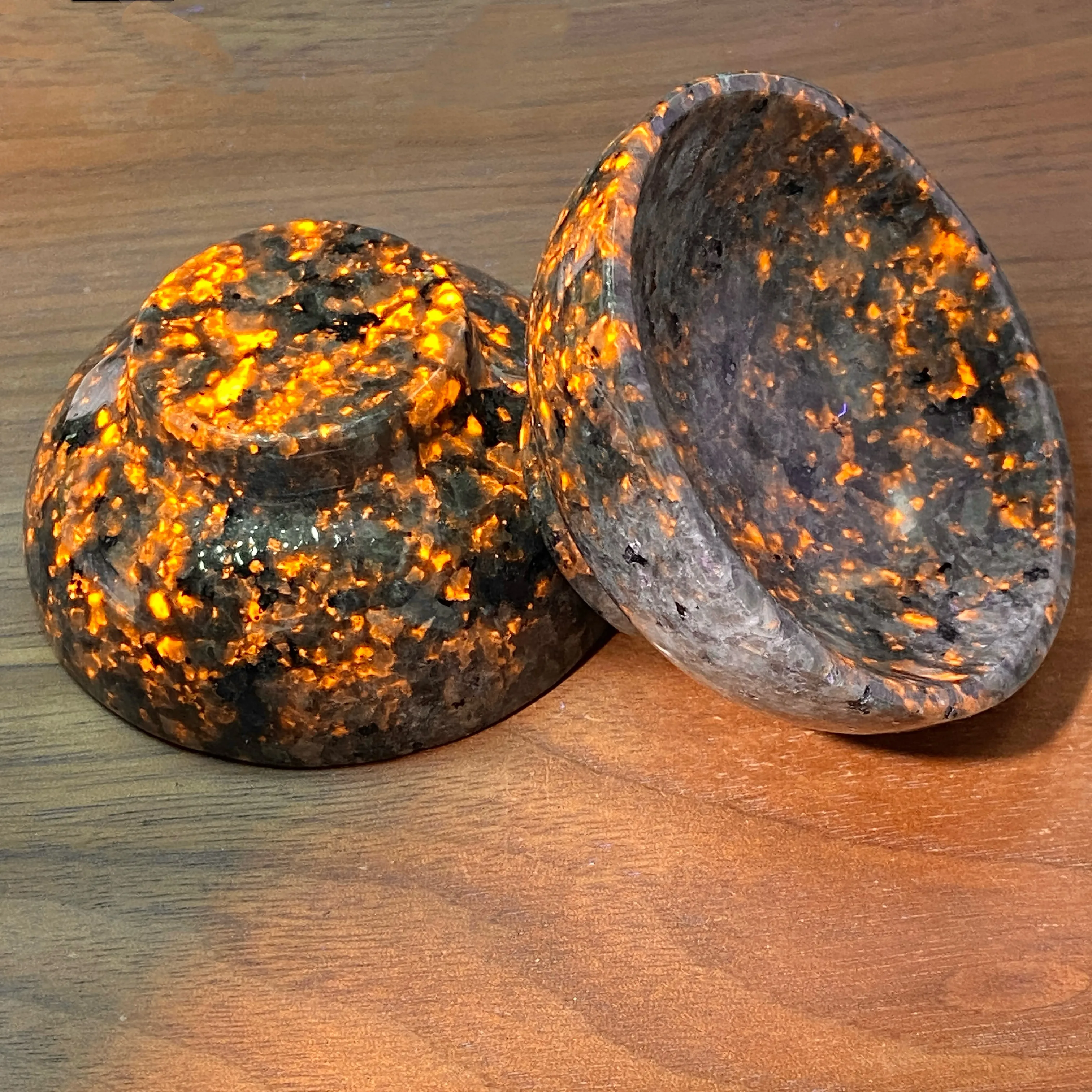 1PC Yooperlite Crystal Bowl -UV Reactive Flame Stone,Ideal for Home Decor&Gifts-Perfect for Christmas,Easter,Valentine's Day - view 4