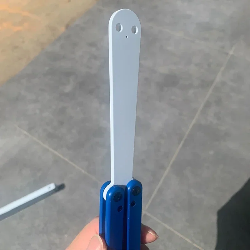Imagem -06 - Balisong Clone Plastic Butterfly Knife Folding -swinging Edc Trainer Série Squiddy