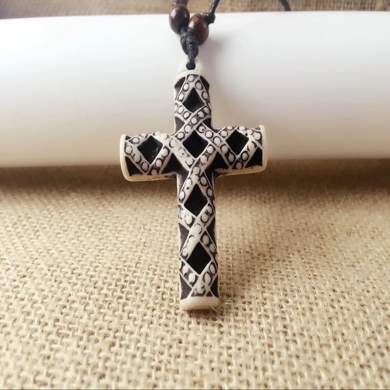 2019Factory Direct Sales Resin Jewelry Antique Cross Pendant Wholesale Ox Bone Necklace Tourist Area Souvenir