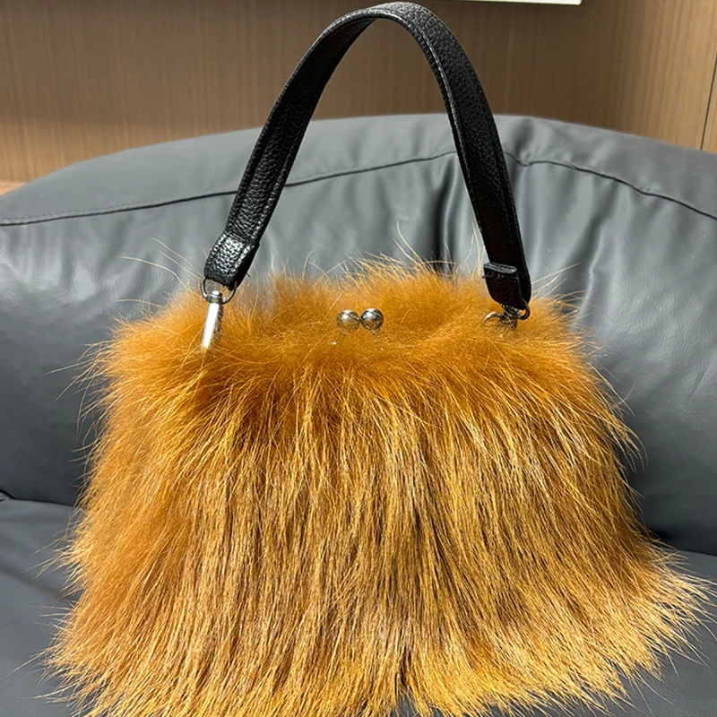 

High-end Fashion Pure Raccoon Fur Handbag Women Small Handbags Fluffy Plush Ladies Chain Shoulder Bag Everyday Clutch