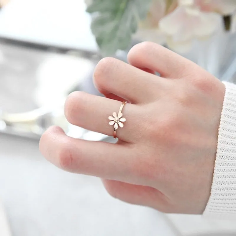 Lovely Stainless Steel 7 Petal Flower Ring for Women Girl Size 3-10