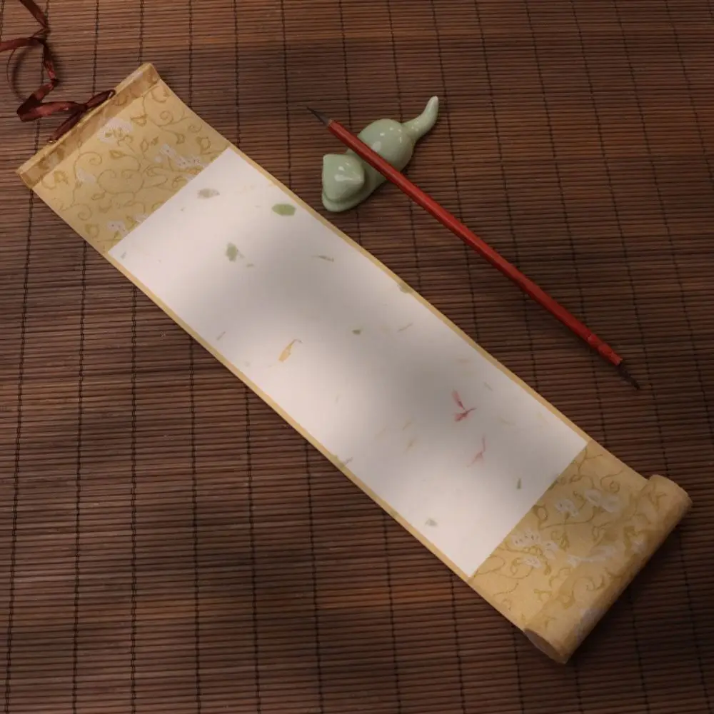 

Painting Drawing Paper Gilded Rice Paper Scroll Blank Hanging Scroll Chinese Style Mini Batik Trumpet Scroll Hand-rolled
