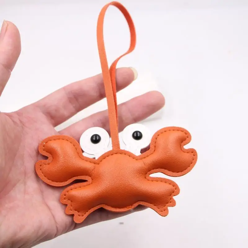 Crab Keychain Fashionable Design PU Leather Key Ring Hawaii Travel Souvenir Chic Decor for Car Key Accessories