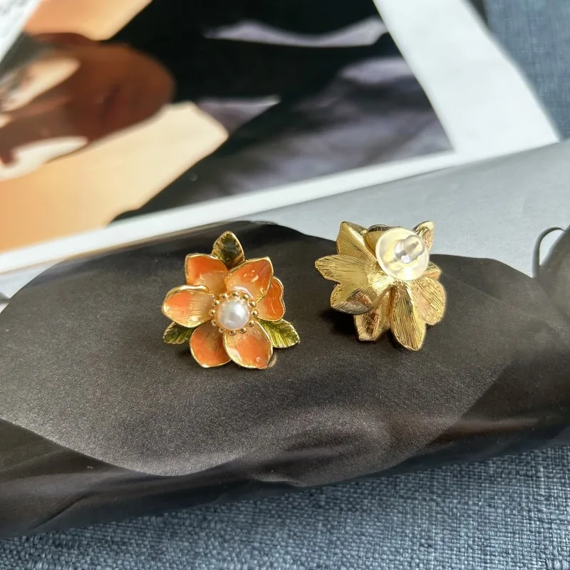 Fashion Retro Autumn Winter New Arrival Cute Beautiful Brushed Sense Enamel Glaze Orange Begonia Flower Green Leaf Earrings