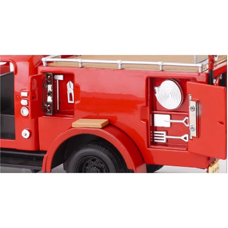 Diecast 1:32 Scale Old JieFang Fire Truck Alloy Car Model Finished Product Simulation Toy Collection Gift Display