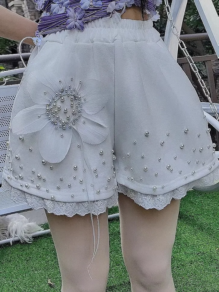 High-end Fairy 2025 Summer New High Street Beads Big Flower Pearl Lotus Leaf Edge Wood Ear Edge Shorts Loose Comfort Chic Shorts