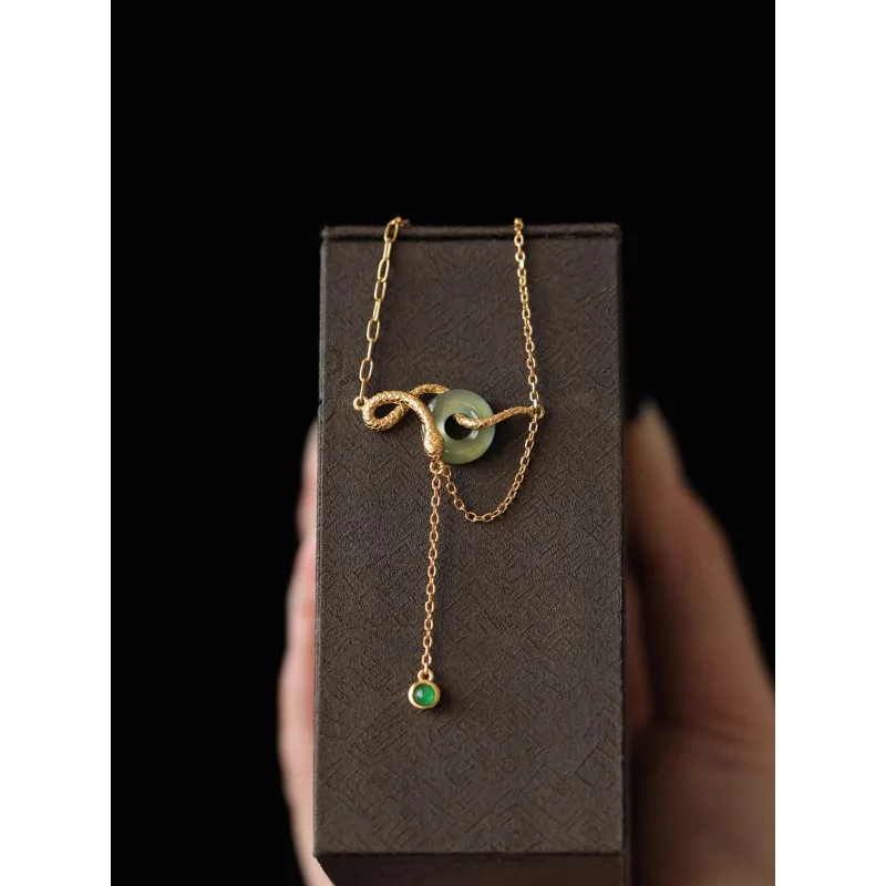 

Natural jadeite safety buckle necklace S925 silver unique exquisite snake collarbone chain