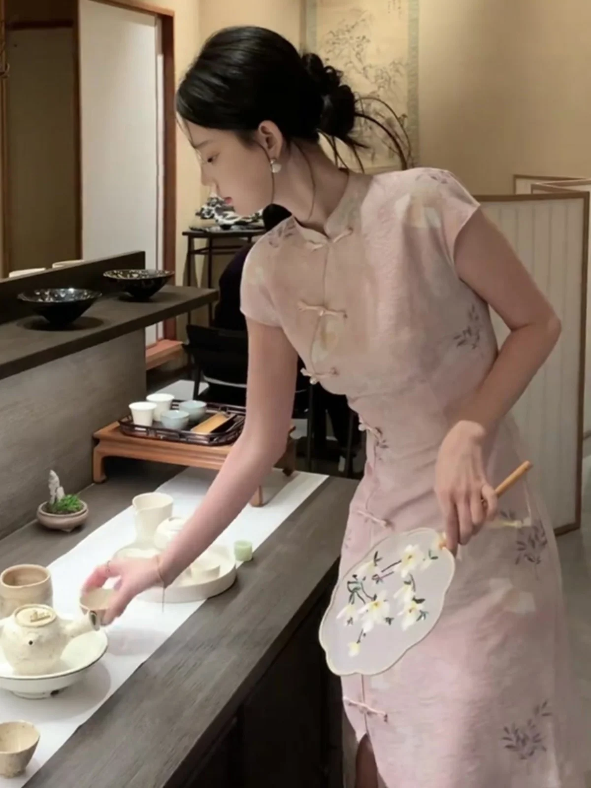 

Young Girl's Pink Dr Traditional Chinese Sle Tea Break Faion Retro Long ort Sve High Slit