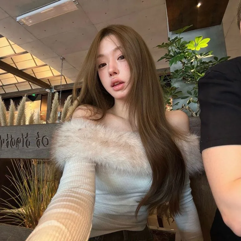 Hot Girl Off Shoulder Furry Collar Knit Top Autumn Winter Slim Waist Long Sleeve Inner Shirt