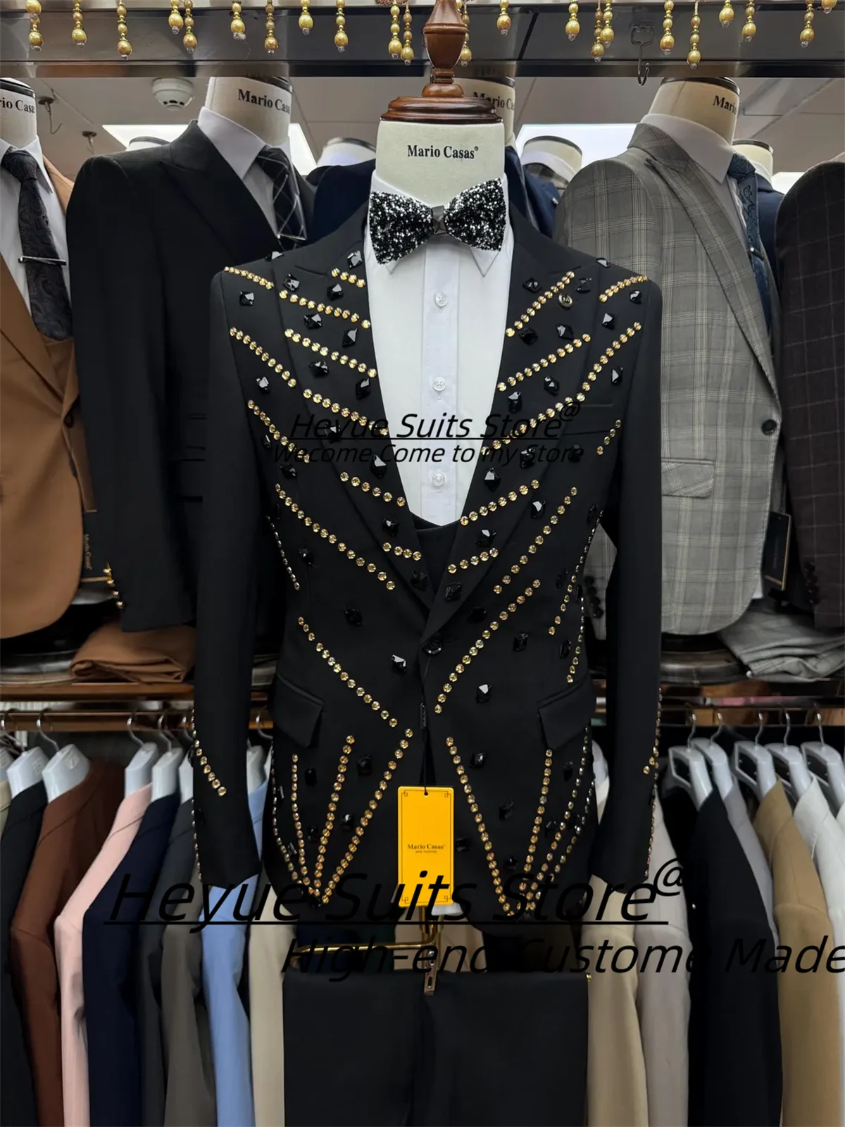 

Luxuly Black and Gold Gemstone Dinner Men Suits Customized Sized High-end Wedding Groom Tuxedos 3 Pieces Sets Male Prom Blazers