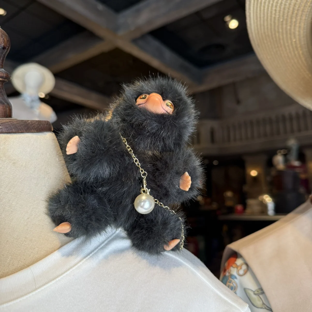 Beijing Universal Studios Fantastic Beasts Niffler Shoulder-Standing Plush Toy Souvenir Gift