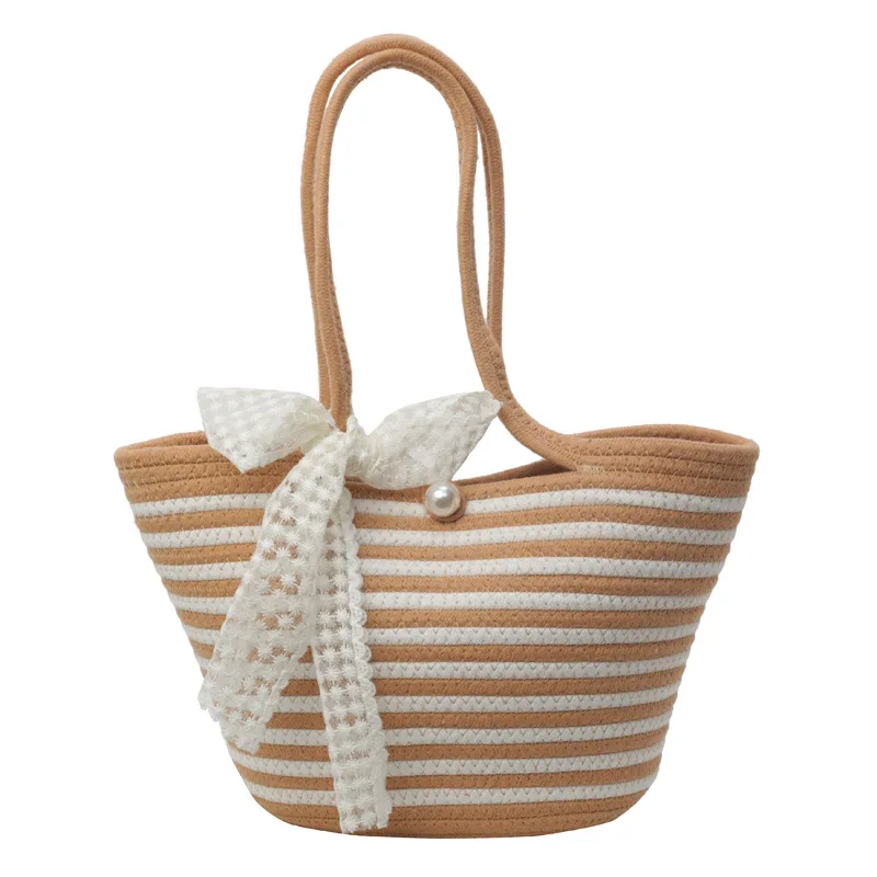 Sweet and fresh woven bag for women in spring and summer 2024 new French shoulder bag for girls heart vegetable basket bag