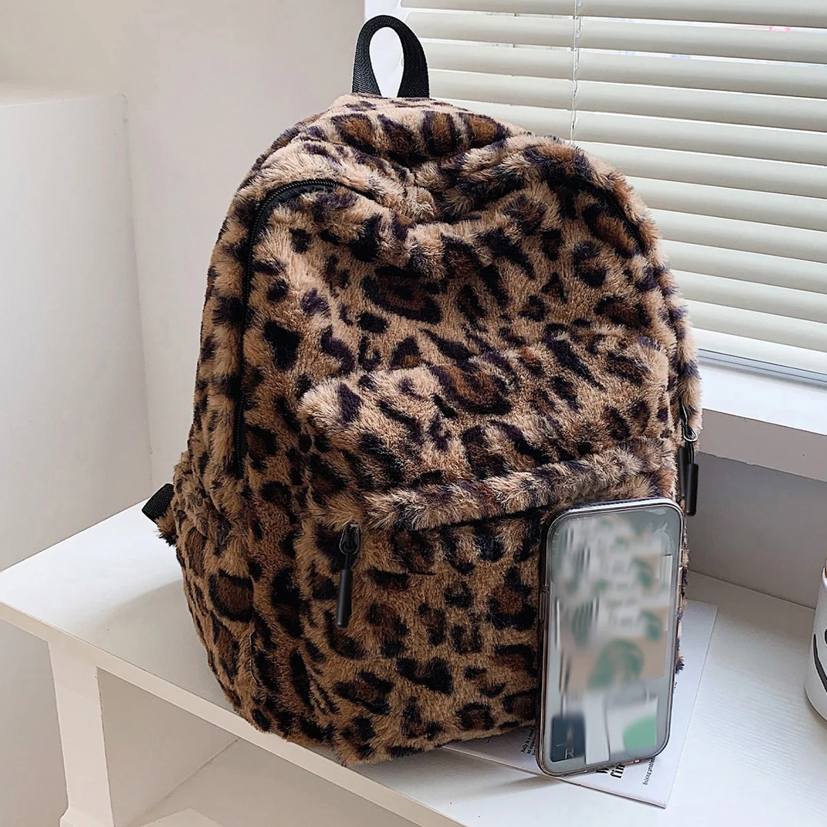 Ransel Wanita Mewah Motif Leopard Cokelat Pola Multi Kantong Kapasitas Besar Bahan Plush Ritsleting Tali Dapat Disesuaikan untuk Perjalanan