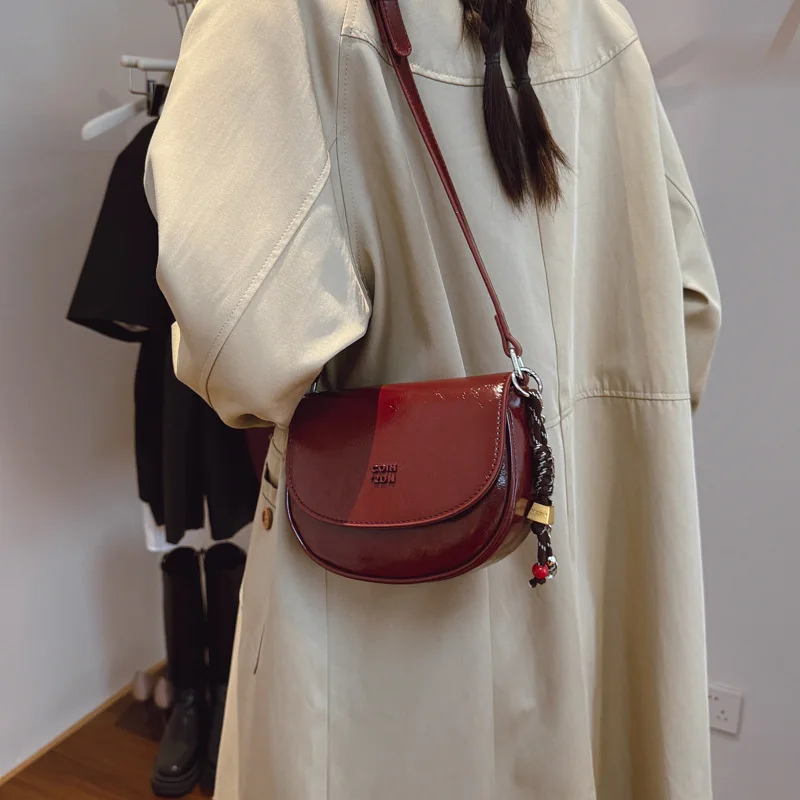 

Шикарная стеганая сумка через плечо для женщин 2025, элегантный слинг с верхней ручкой, модная сумка с внутренними карманами для городских поездок и поездок на работу ​