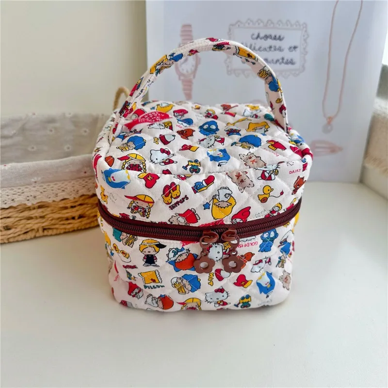 مرحبا كيتي الكرتون المطبوعة حقيبة مستحضرات تجميل مبطن سعة كبيرة متعة طالب عنبر مستحضرات التجميل السفر حقيبة التخزين هدية بالجملة #2