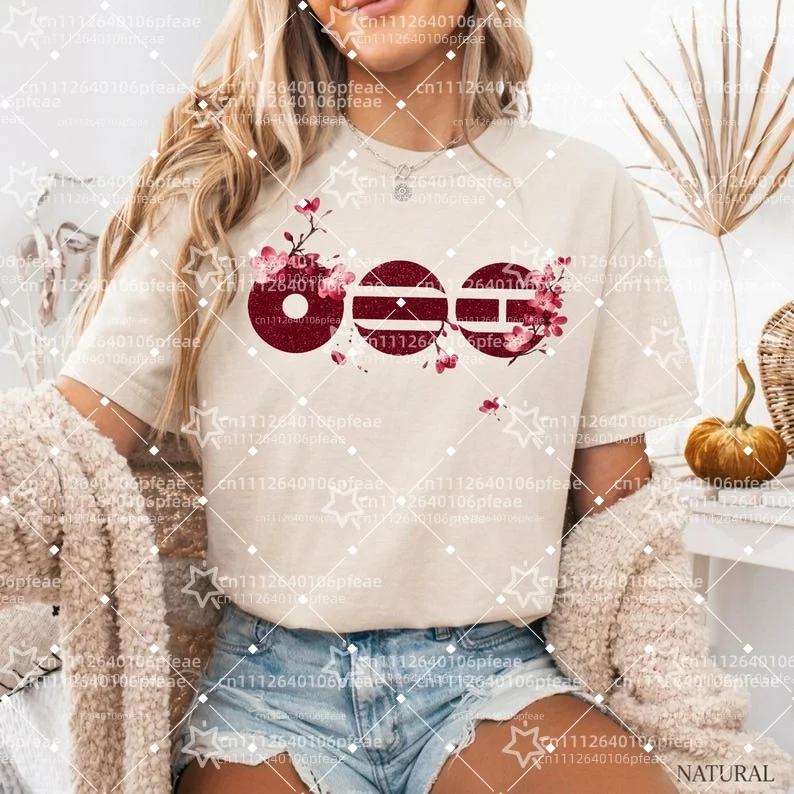Koreanisches T-Shirt mit traditionellem Kirschblütenmuster für Damen, Arirang Tour Support, vielseitig bedruckt, kurze Ärmel – Detail 4