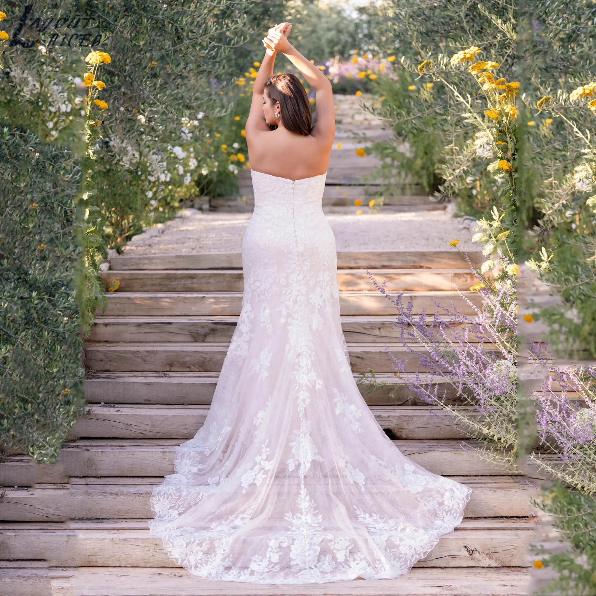 

Wedding Dresses Luxury 2025 Mermaid Strapless Appliques Gowns For Baide Sleeveless Tulle vestidos de novia Plus Size Customized