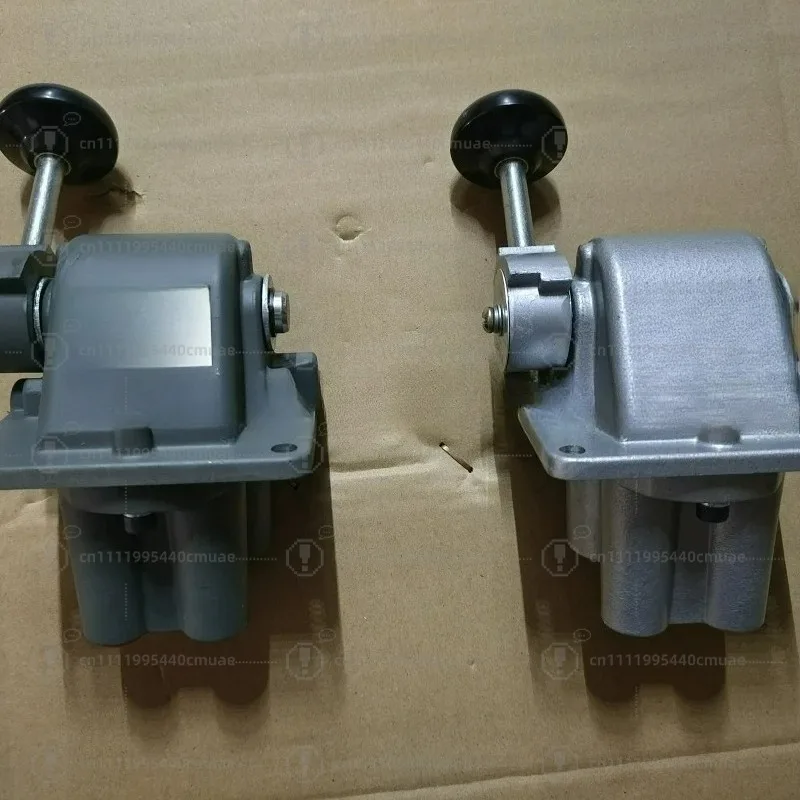 Two-position three-way manual directional valve reset three-position four-way air guide valve with lock twist