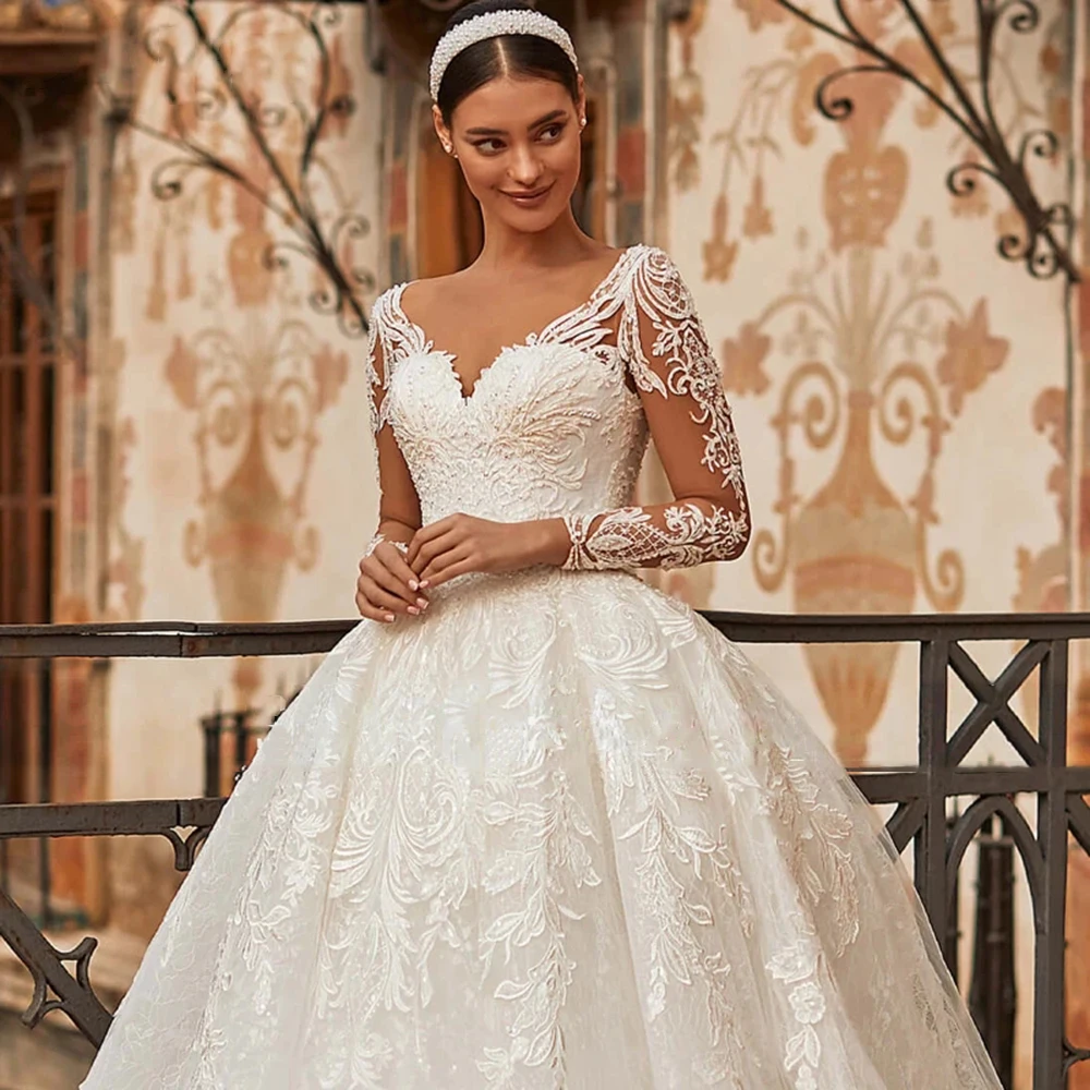 Abiti da sposa principessa a maniche lunghe con scollo rotondo di lusso personalizzati Abiti da sposa classici con applicazioni in pizzo con perline Abiti da sposa