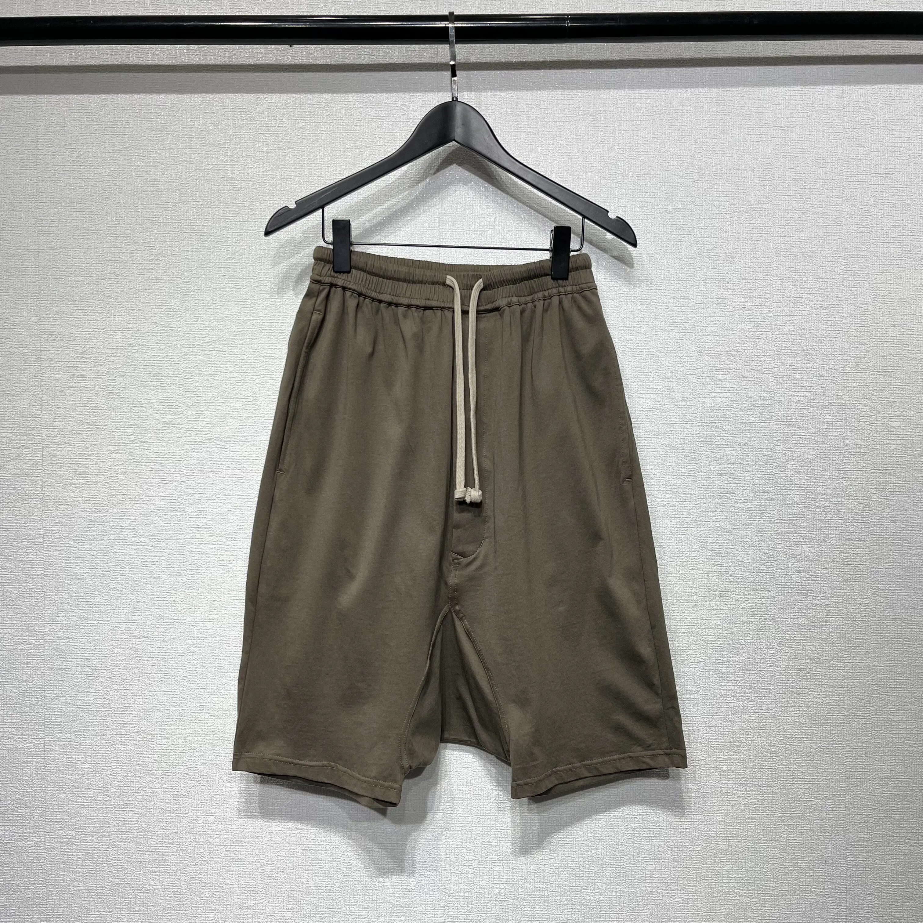 Designer Summer Dark Style Minimalist Pure Cotton Men's Drop Crotch 6-Inch Loose Drawstring Casual Mid-Length Shorts