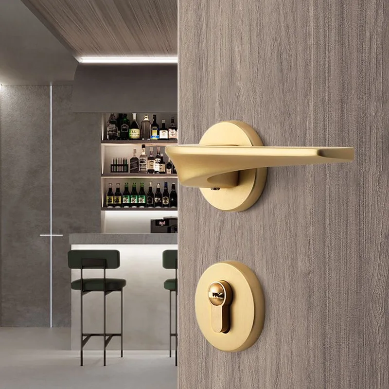 Pintu Kamar Tidur Modern Dalam Ruangan Pintu Keamanan Bisu Kunci Tanggam Terpisah Emas Perangkat Keras Pintu Kayu Rumah Tangga dengan Kunci